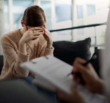 Mujer depresiva en consulta